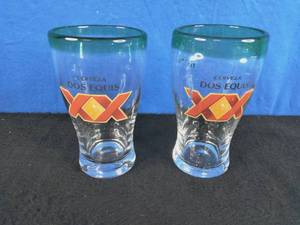 lot 104 image: Set of 2 Dos Equis XX Beer Drinking Glasses