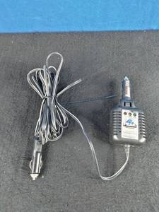 lot 121 image: Peak Performance Car to Car Charger  Jump Starter