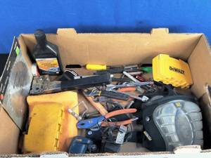 lot 125 image: Tools Saw Blade, Staple Hammer, DeWalt, Ratchet, Etc.&nbsp