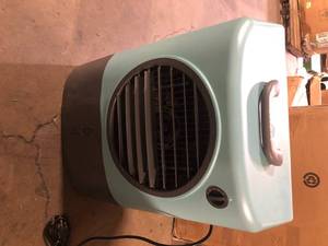 ARCTIC AIR 1300 CFM 3-Speed Settings Portable Evaporative Air Cooler with up to 500 sq. ft. Cooling   Customer Returns See Pictures