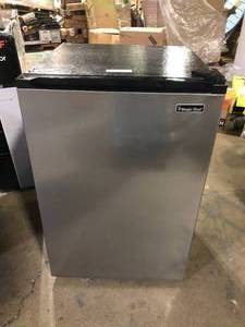 Magic Chef 4.4 cu. ft. Mini Fridge in Stainless Steel Look without Freezer  Customer Returns See Pictures