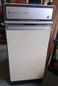 Magic Chef Trash Compactor.