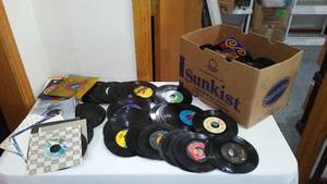 Vinyl Records � 45�s (Dozens)
