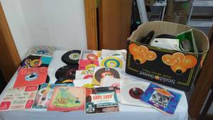 Vinyl Records � 45�s (Dozens)