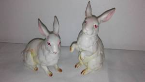 Lefton Bunny Figurines Rabbits 1960s (2)