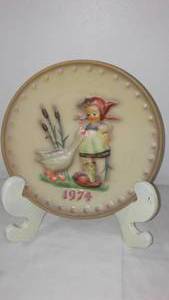 M. J. Hummel 1974 Annual Plate