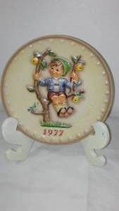 1977 Collectible Hummel Plate