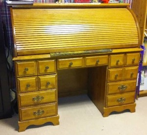 Roll Top Desk.