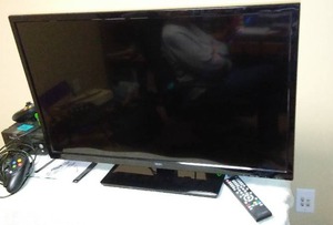 Seiki 32 in. TV wRemote.