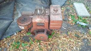 Briggs and Stratton Easy Spin Engine. Turns Freely, has Spark.