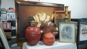 Eclectic Decor. See Pics.