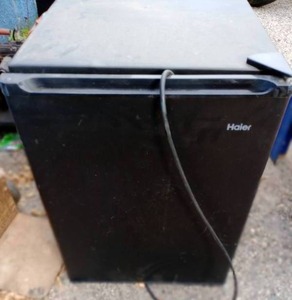 Haier 2.7 Cu. Ft. Dorm Mini Fridge.