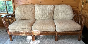 lot 21 image: Rattan Sofa