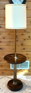 lot 53C image: Lovely Vintage Lamp Table