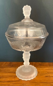 lot 39 image: Vintage Duncan Miller Three Faces Covered Compote Dish