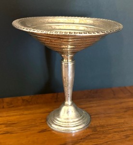lot 43 image: Vintage Sterling Silver Weighted Compote Dish