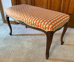 lot 56 image: Vintage Upholstered Bench