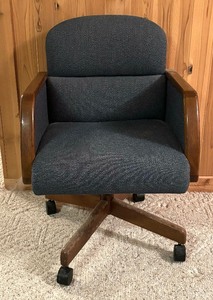 lot 91 image: Vintage Office Chair
