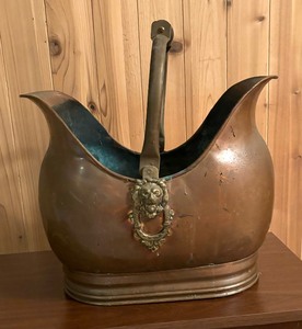 lot 107 image: Vintage Solid Brass and Copper Coal Bucket with Lion Head Detailing