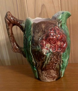 lot 113 image: Vintage Magolica Floral Pitcher