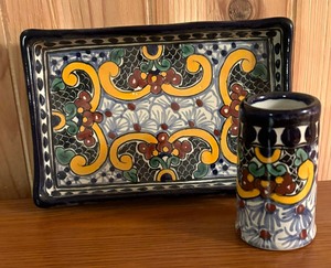 lot 120 image: Petite Mexican Pottery Tray and Vase