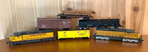 lot 125 image: Six Train Cars by Atlas, Bachman, Mantua and More
