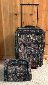 lot 139 image: Ascot Luggage