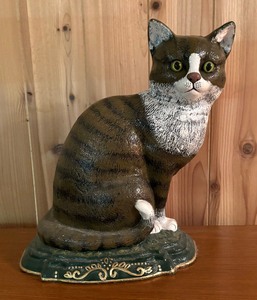 lot 140 image: Cast Iron Cat Figurine Door Stop