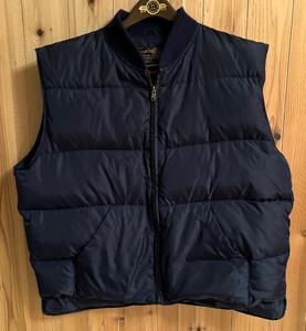 lot 159 image: Eddie Bauer Navy Blue Vest