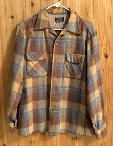 lot 161 image: Plaid Pendleton Size Large Shirt