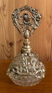 lot 174 image: Pretty Perfume Dauber Bottle