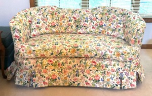 lot 5A image: Pretty Newly Upholstered Floral Sofa  Couch