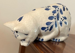 lot 209 image: Curious Kitty Decor