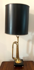 lot 210 image: Vintage Trumpet Shaped Table Lamp