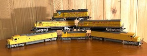 lot 233 image: Six Union Pacific Model Train Cars by Bachman and More