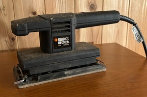lot 265 image: Black & Decker 7448 Type 5 Double Insulated Sander