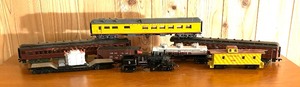 lot 268 image: Model Train Cars by Bachmann and More