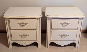 lot 182 image: Pair of Vintage White Wood French Provincial Style Nightstands