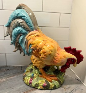 Vibrant Rooster Decorative Figurine