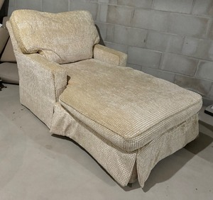 Charming Chaise Lounge Chair