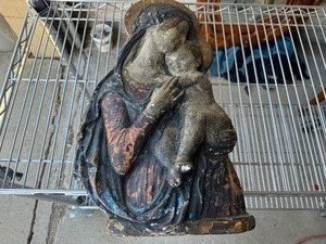 lot 52 image: Vintage Mother Mary and Baby Jesus Display Piece