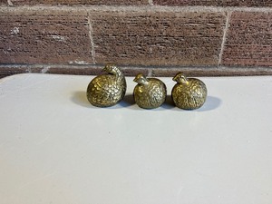 lot 59 image: Autumn Brass Bird Family Decor