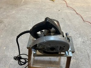 lot 8 image: Skil Professional Pivot Foot Circular Saw