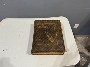 lot 32 image: Rare 1800s Pulpit Bible