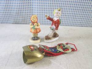 (FS) 2 Vintage Figurines and Bell -...
