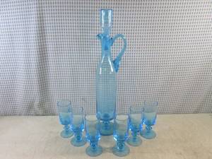 (D-2) Blue Glass Decanter and 6 Gla...