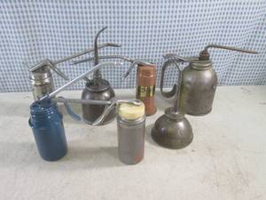 (BSB) Vintage Oil Cans...