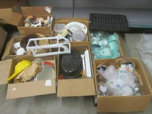 (BR1) 7 Boxes of Assorted Kitchen I...