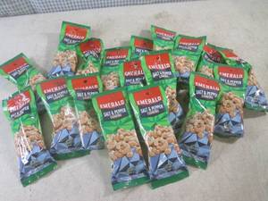 (B-1) 18 Bags of Emerald Salt & Pep...