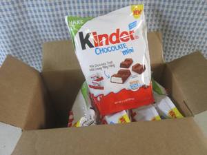 (B-1) 5 Share Size Bags of Kinder C...